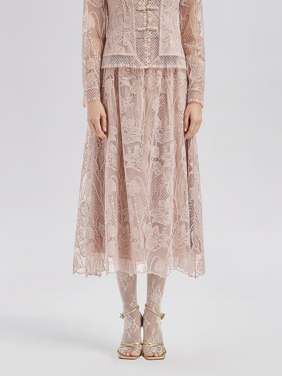 Lace-Collared Floral Embellished Set